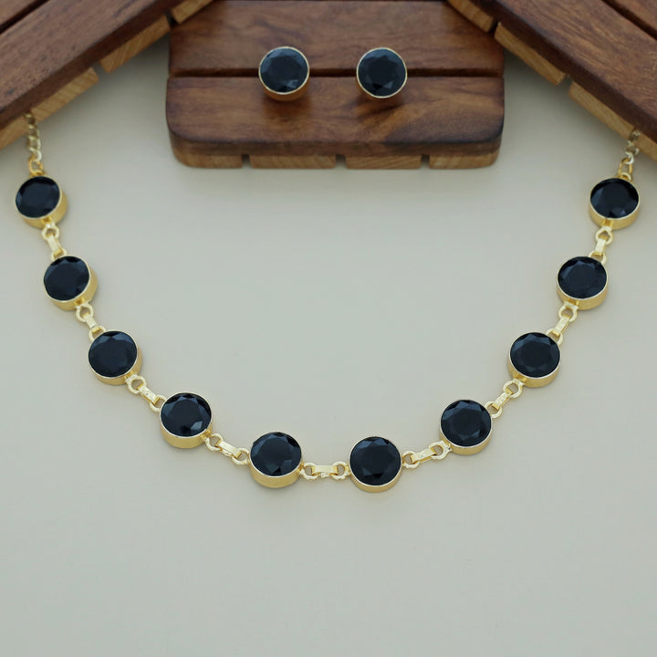 Applegate Choker/Short Neckpiece With Stud