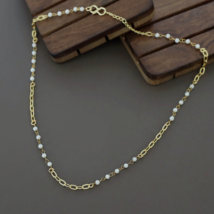 Carly Golden Chainy Pearl Neckpiece