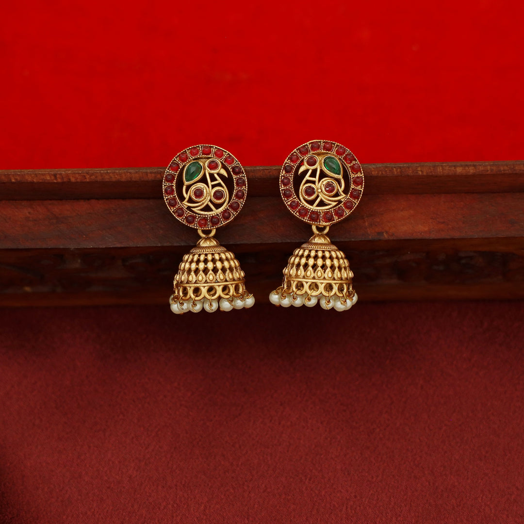 Shanavi Golden Mayura Pearl Short Neckpiece with Earring