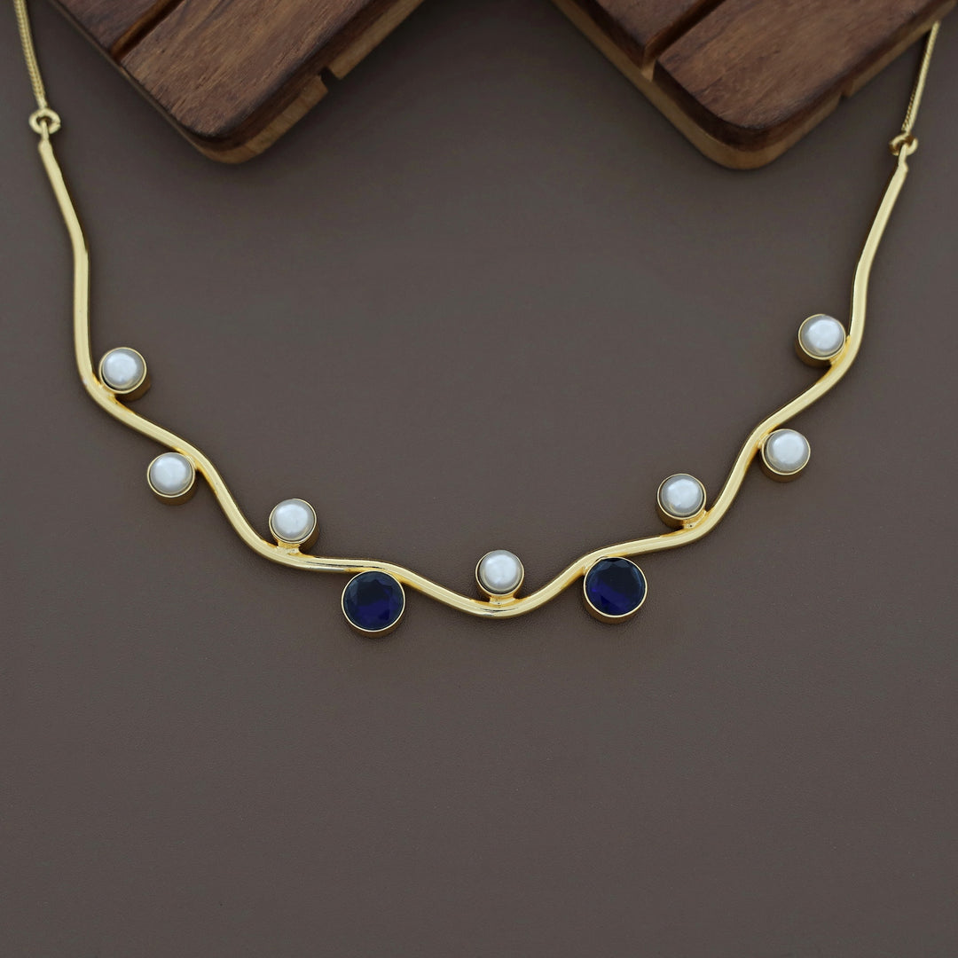 Jocelyn Golden Wavy Glossy Fresh Water Pearl Neckpiece