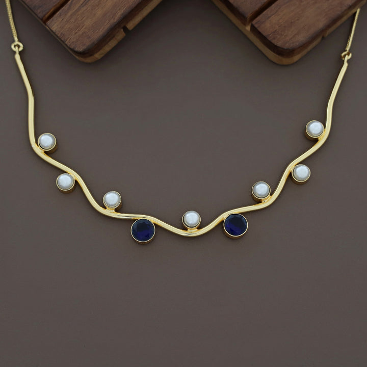 Jocelyn Golden Wavy Glossy Fresh Water Pearl Neckpiece