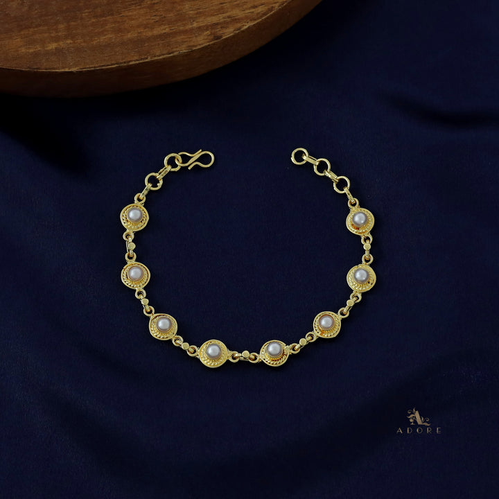 Golden 8 Pearl Bracelet