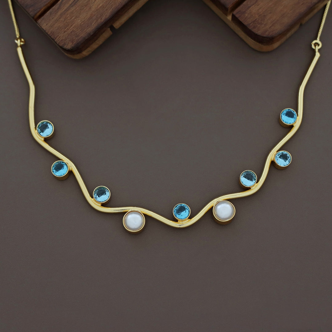 Jocelyn Golden Wavy Glossy Fresh Water Pearl Neckpiece