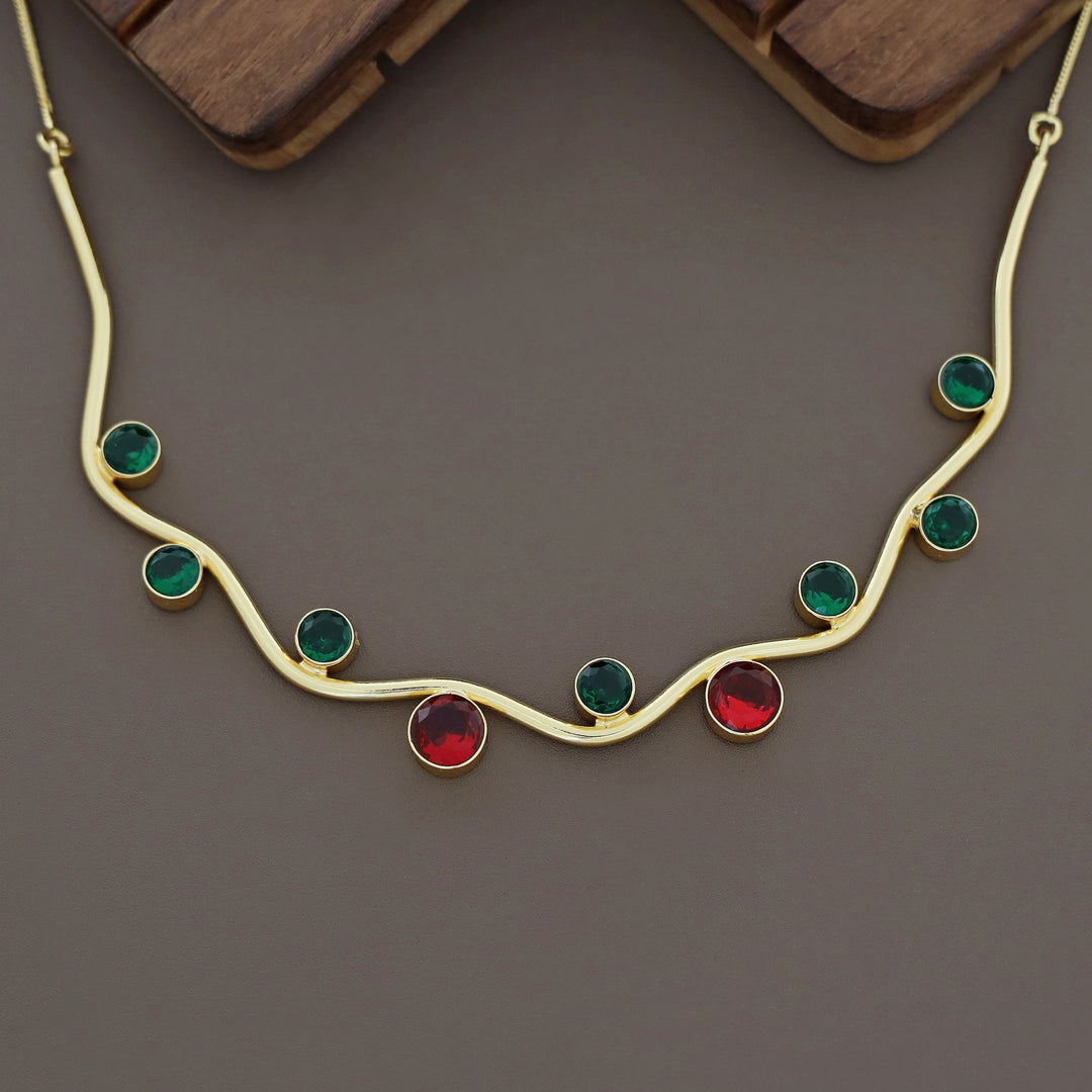 Jocelyn Golden Wavy Glossy Fresh Water Pearl Neckpiece