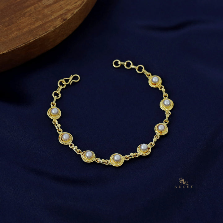 Golden 8 Pearl Bracelet