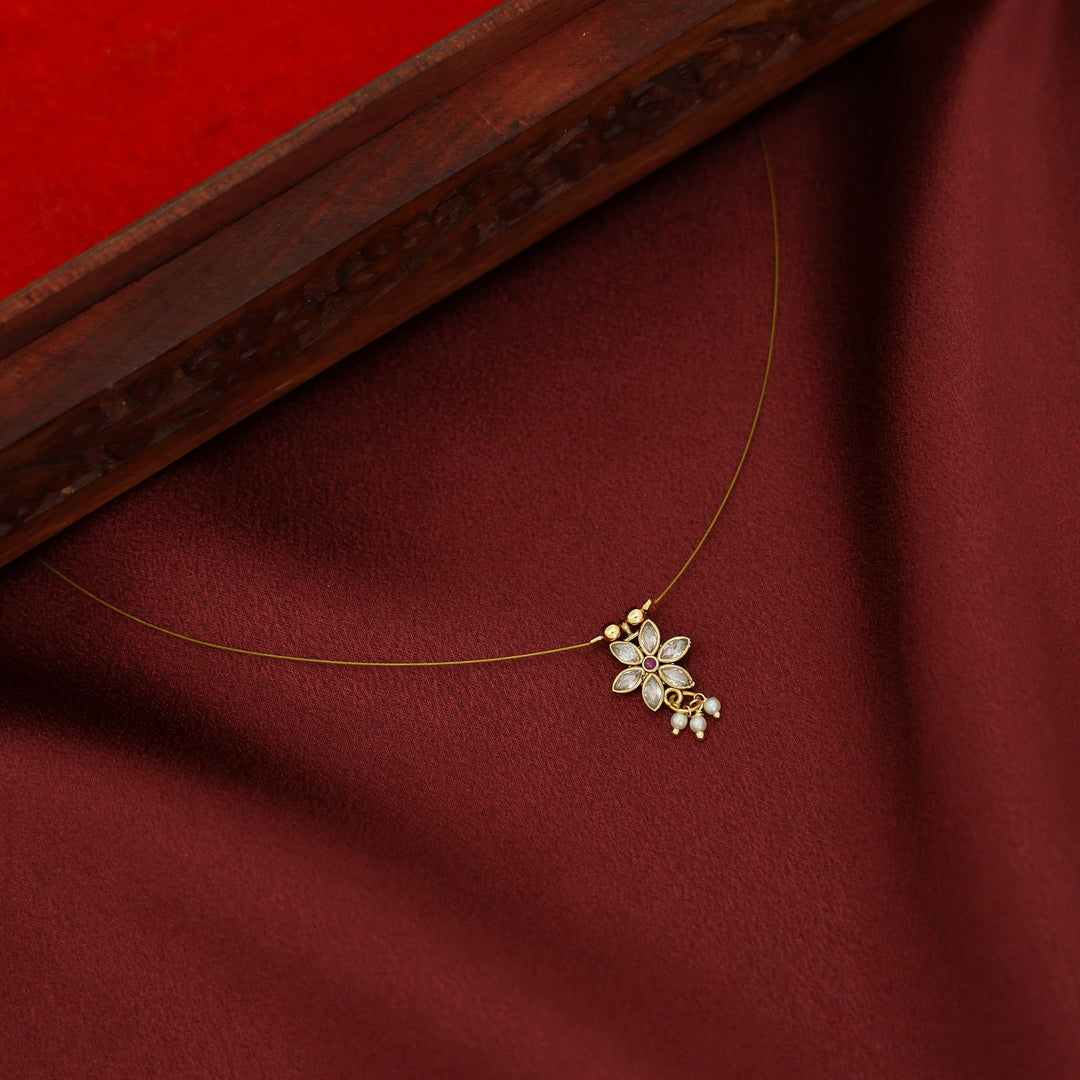 Jashira Cluster Pearl Flower String Neckpiece