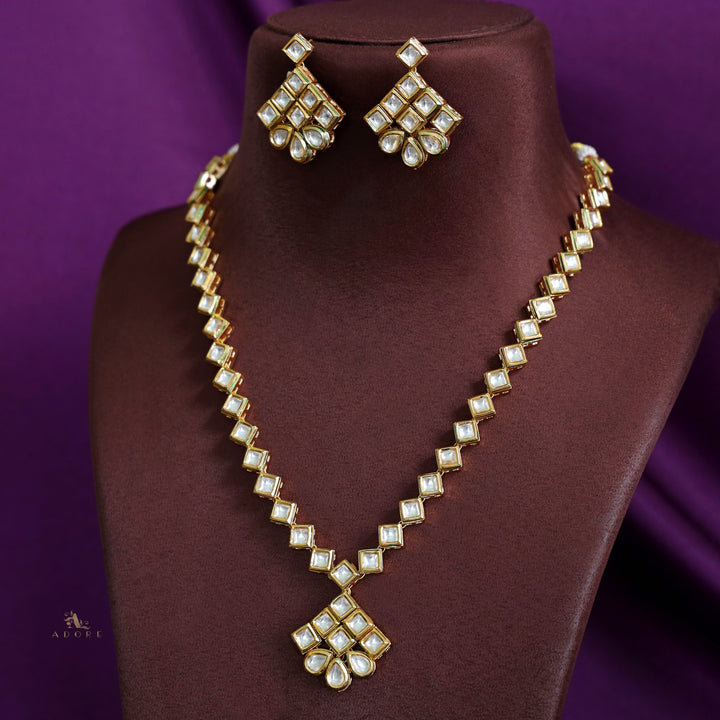 Diamond And Dew Drop Kundan Neckpiece with Earring