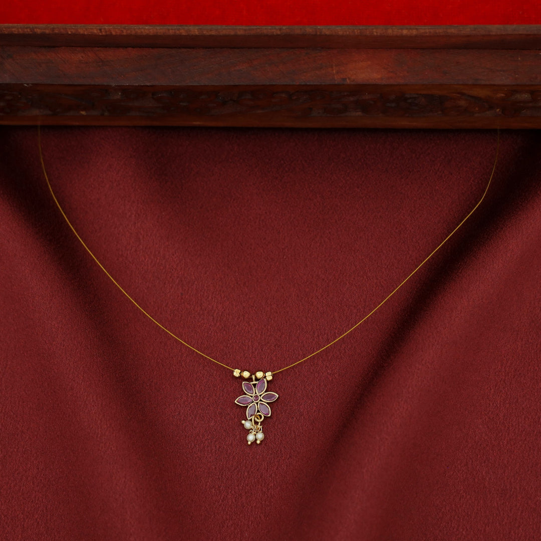 Jashira Cluster Pearl Flower String Neckpiece