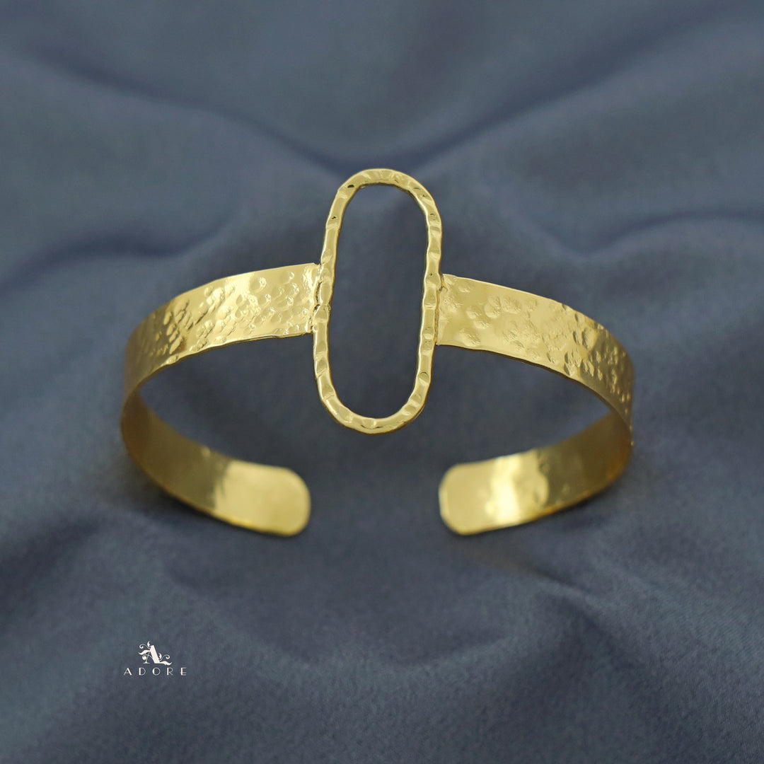 Golden Oval Textured Bangle