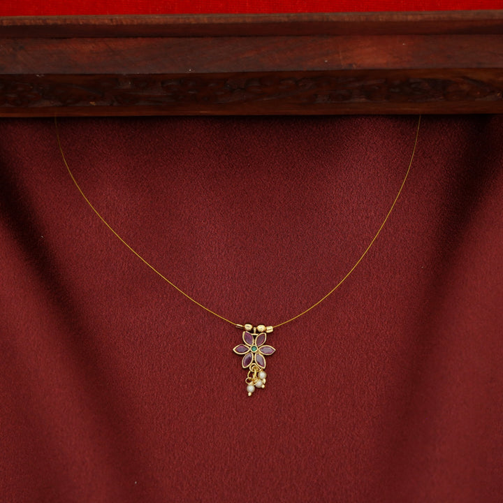 Jashira Cluster Pearl Flower String Neckpiece