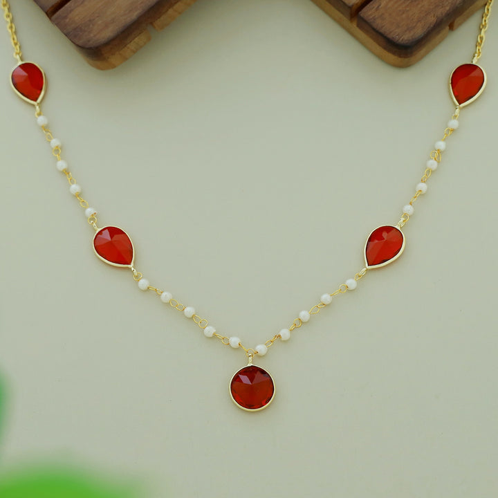 Daysha Glossy Pearl Neckpiece