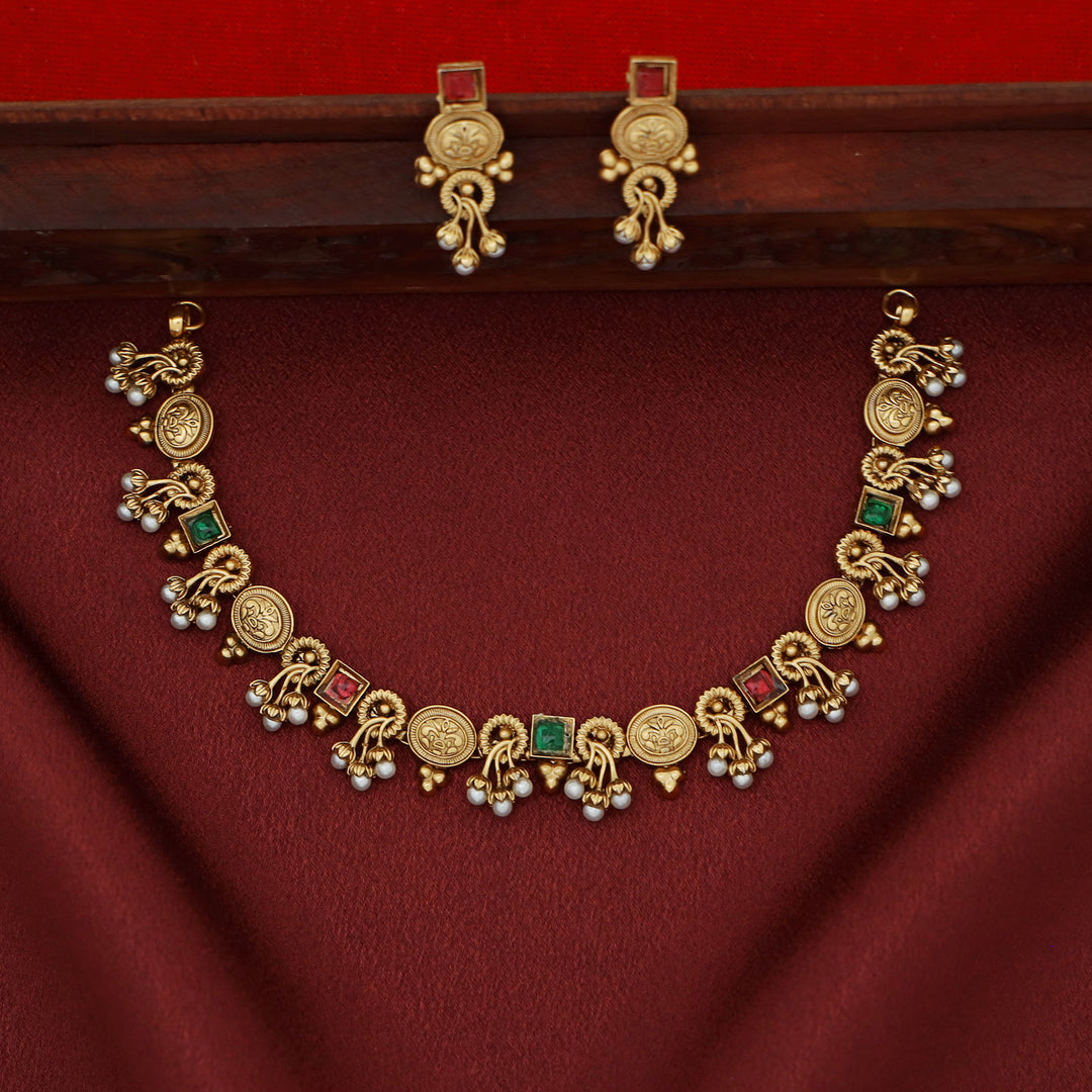 Varsha Kemp Stone Flower Bud Pearl Short Neckpiece With Earring