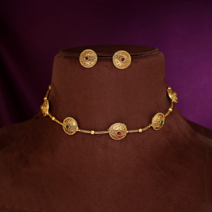 Purna 5 Circle Ball Choker With Stud