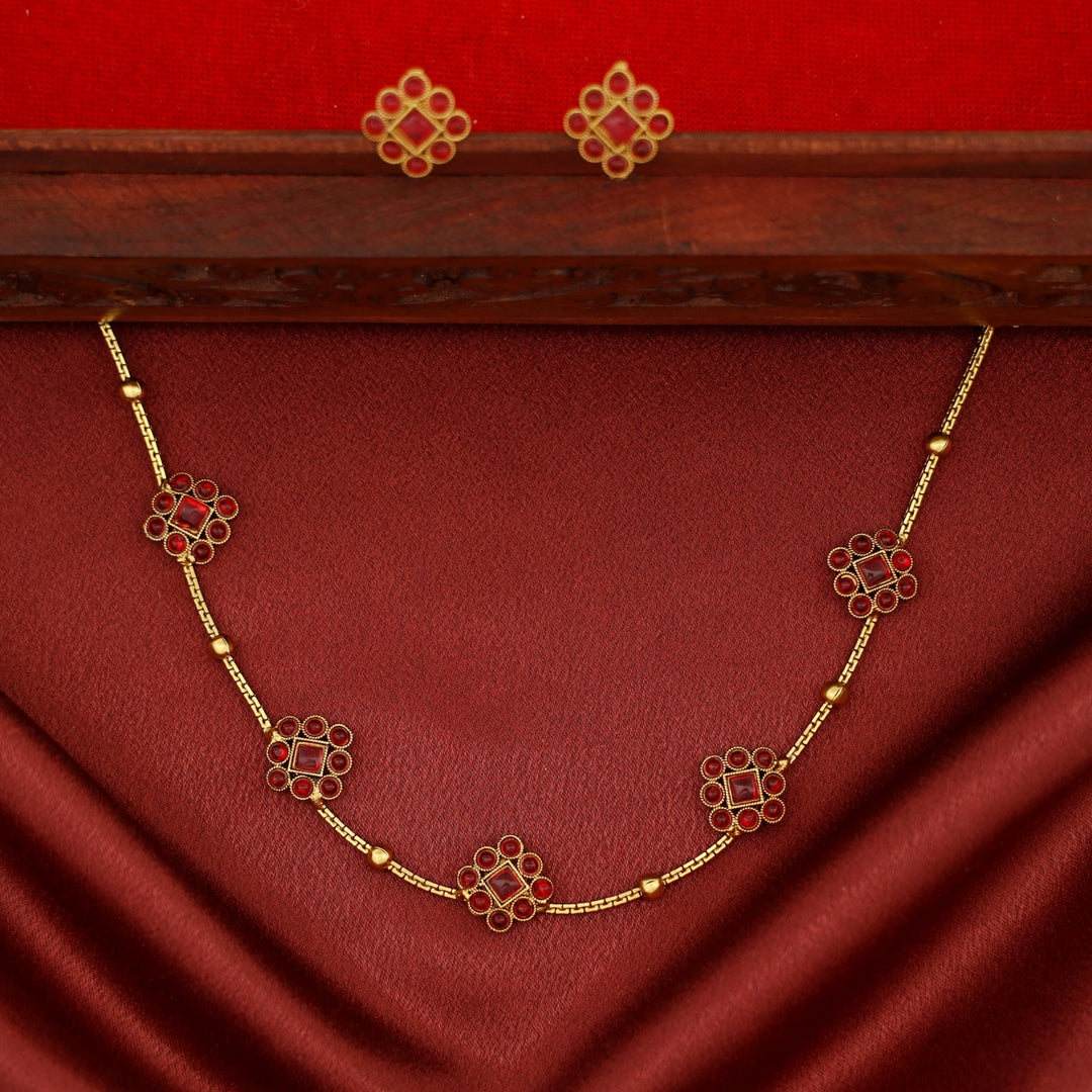 Shakti 5 Diamond Ball Short Neckpiece With Stud