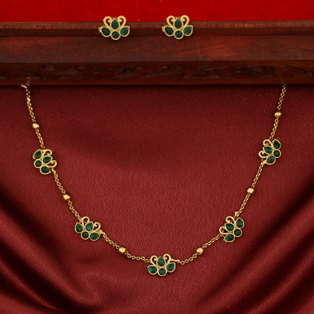 Haniya 5 Lotus Ball Short Neckpiece With Stud