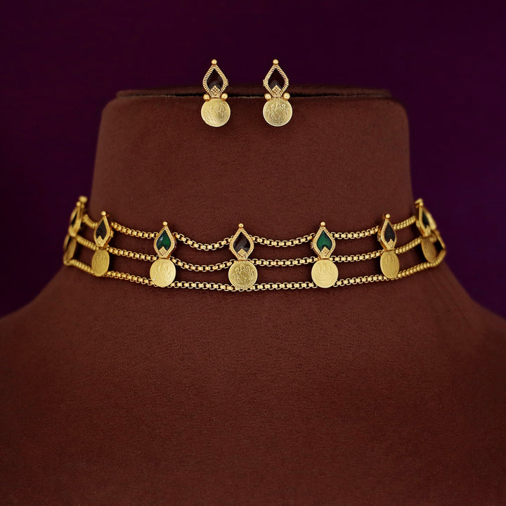 Sree Lakshmi 3 Layer Kashi Palakka Choker With Stud