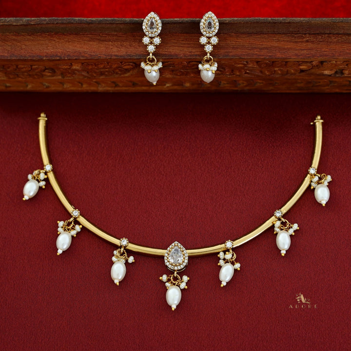 Veda Stiff Beads Neckpiece With Earring