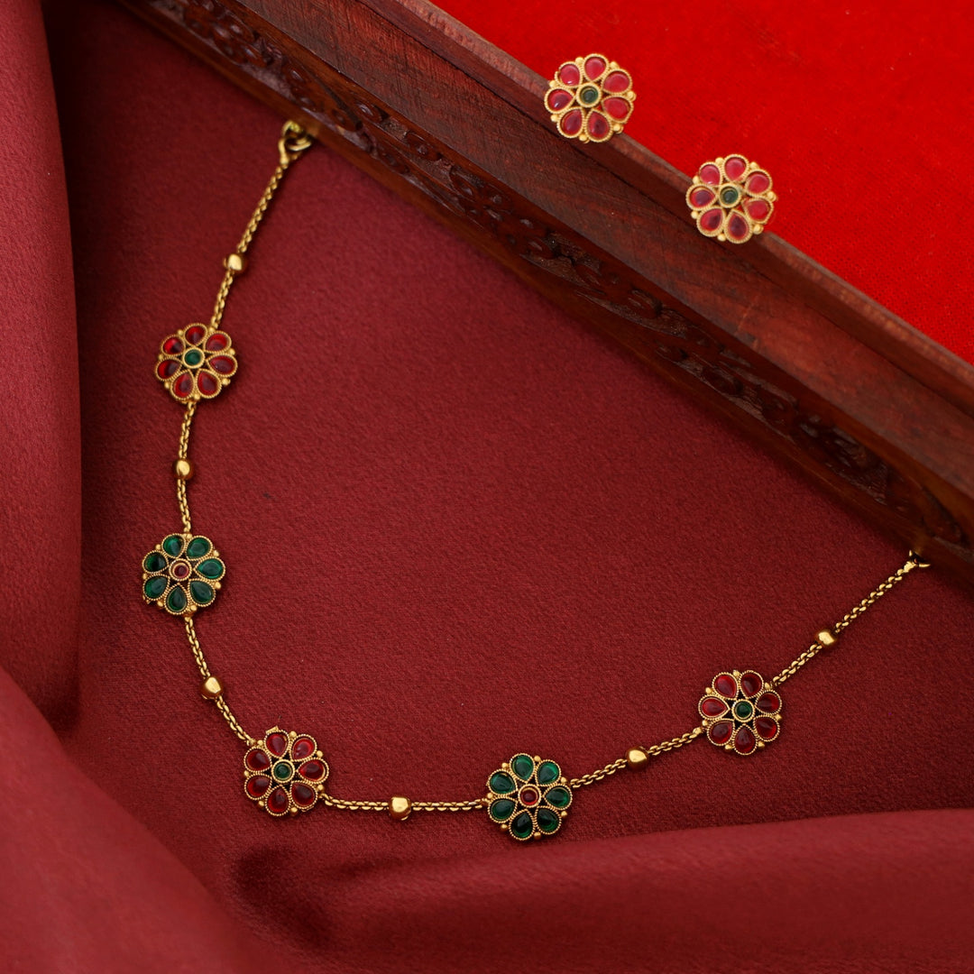 Trinayani 5 Flower Golden Ball Short Neckpiece With Stud