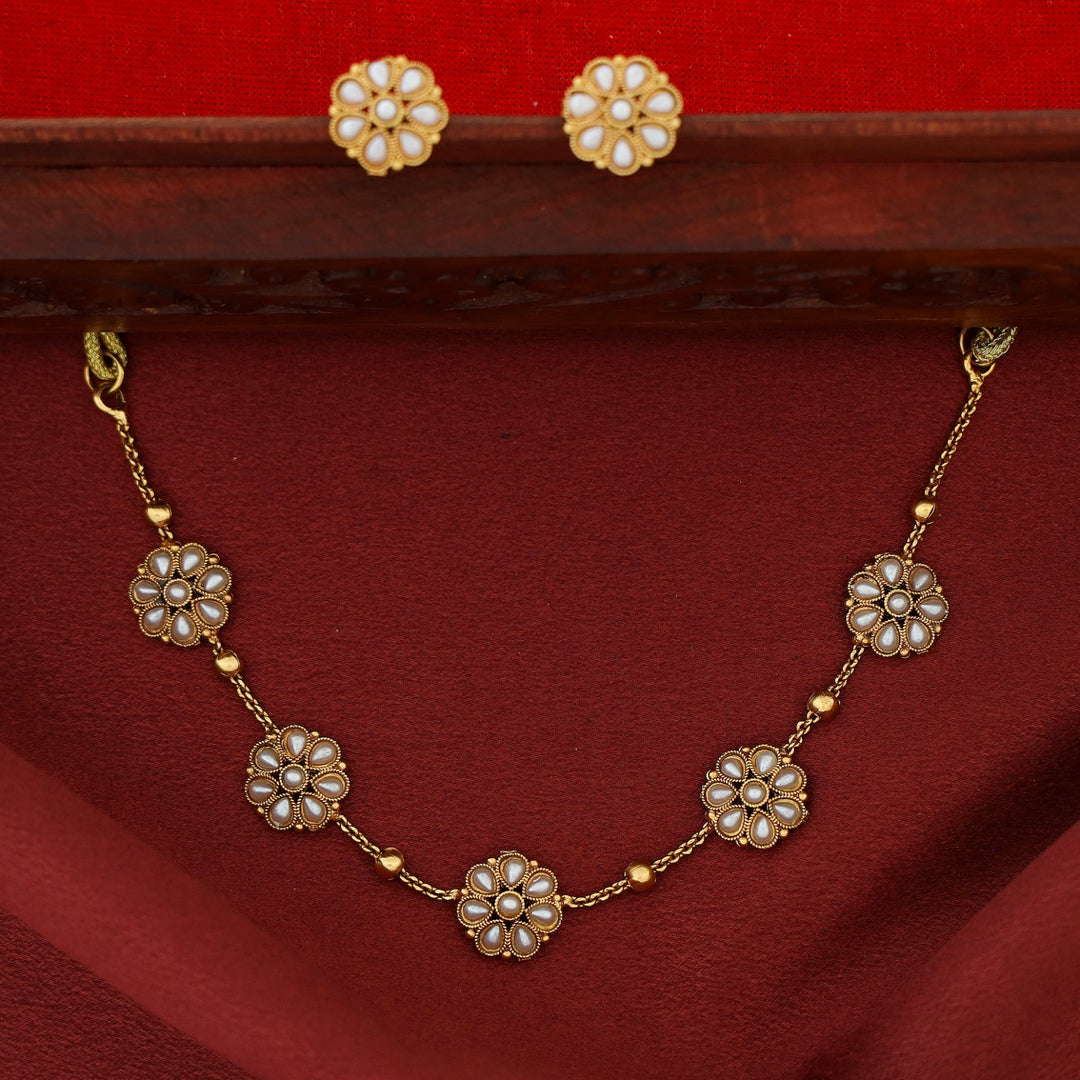Trinayani 5 Flower Golden Ball Short Neckpiece With Stud