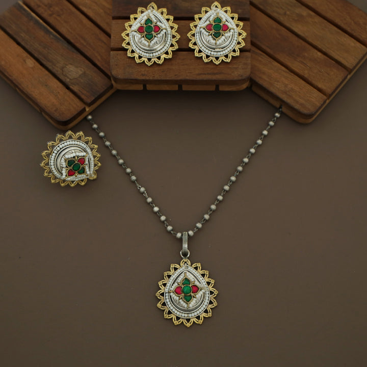 Alouis Dual Tone Drop Jadau Kundan Combo Set