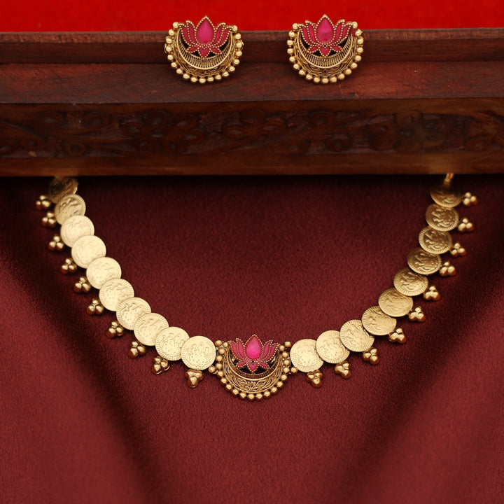 Tanisha Half Moon Lotus Kashi Choker With Earring