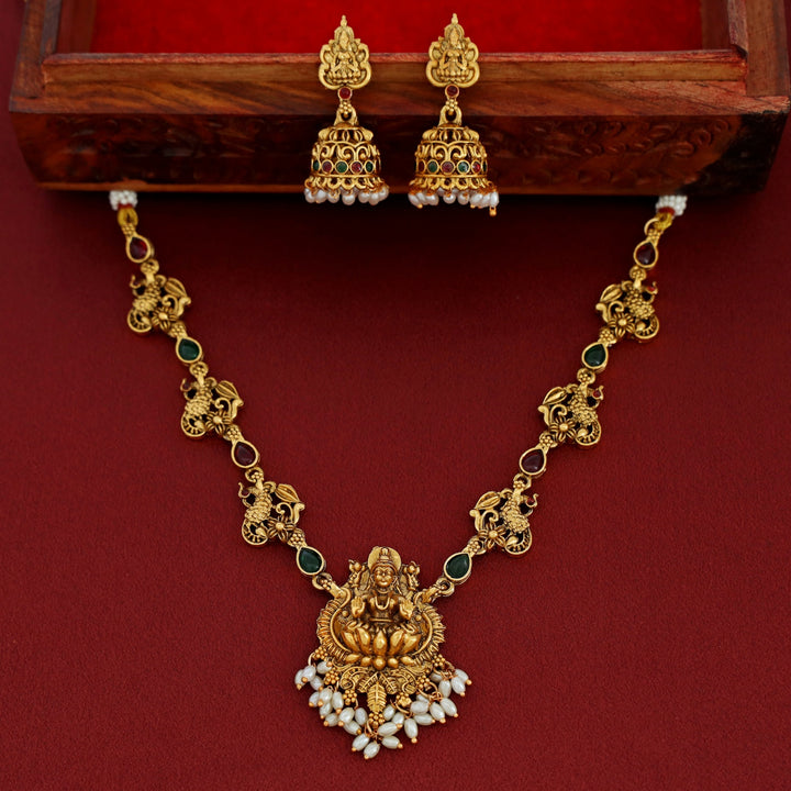Adhishtalakshmi Mayura Short Neckpiece With Earring