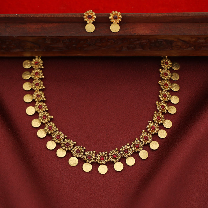 Ishwari Floral Kashi Short Neckpiece With Earring