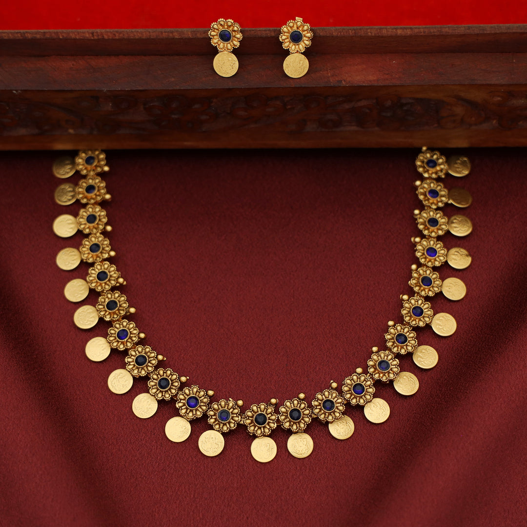 Ishwari Floral Kashi Short Neckpiece With Earring