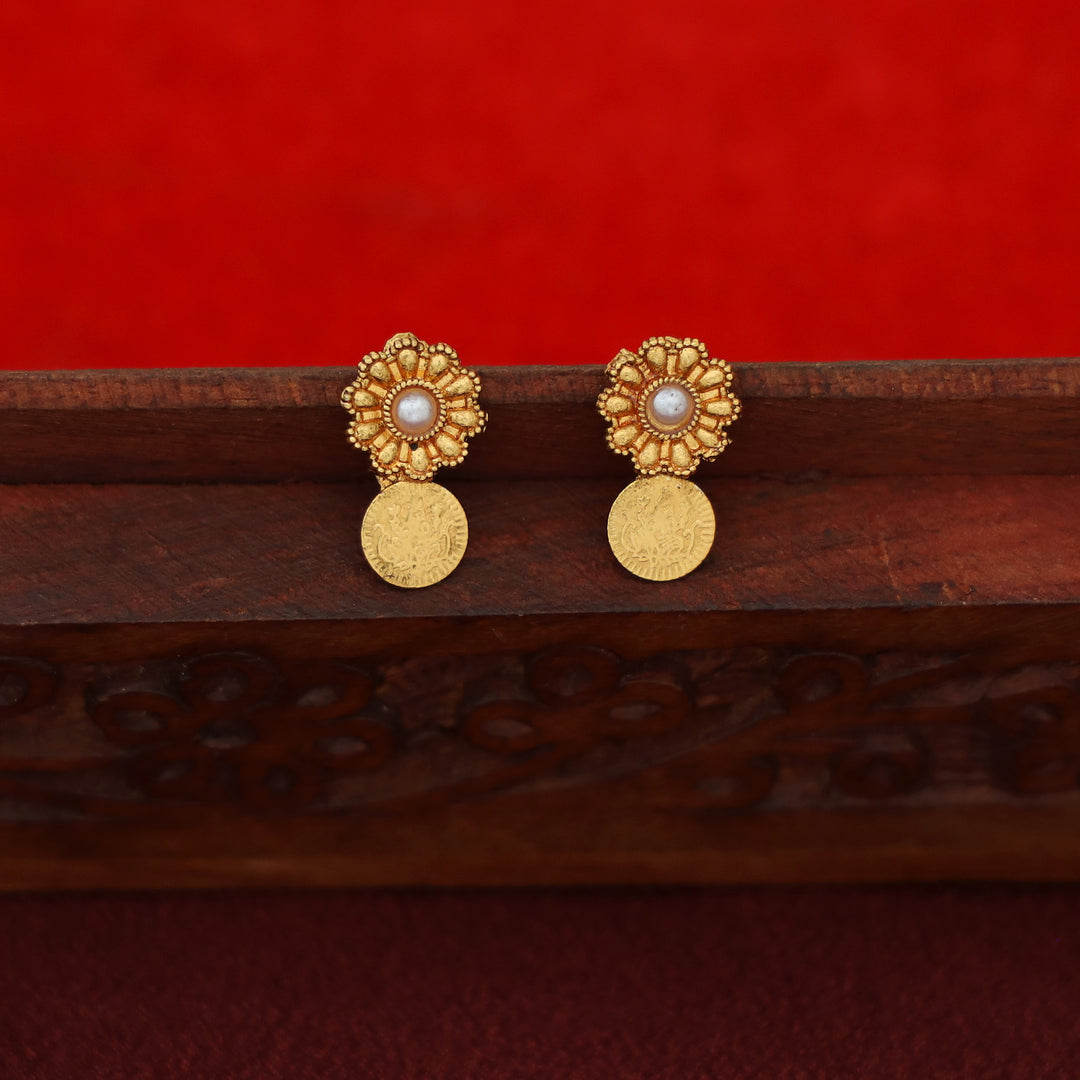 Ishwari Floral Kashi Short Neckpiece With Earring