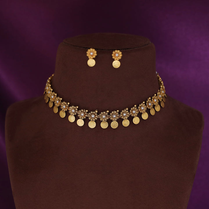 Ishwari Floral Kashi Short Neckpiece With Earring