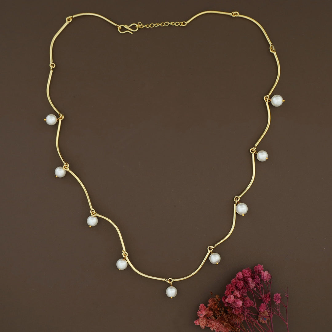 Leyah Golden Pearl Neckpiece
