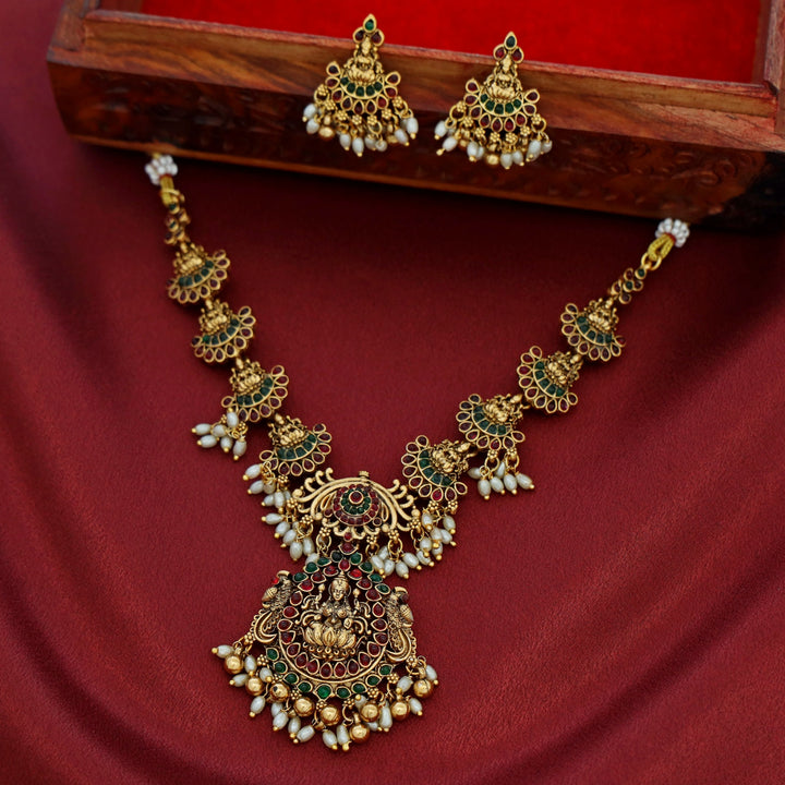 Vasundhara Devi Mayura Neckpiece With Earring