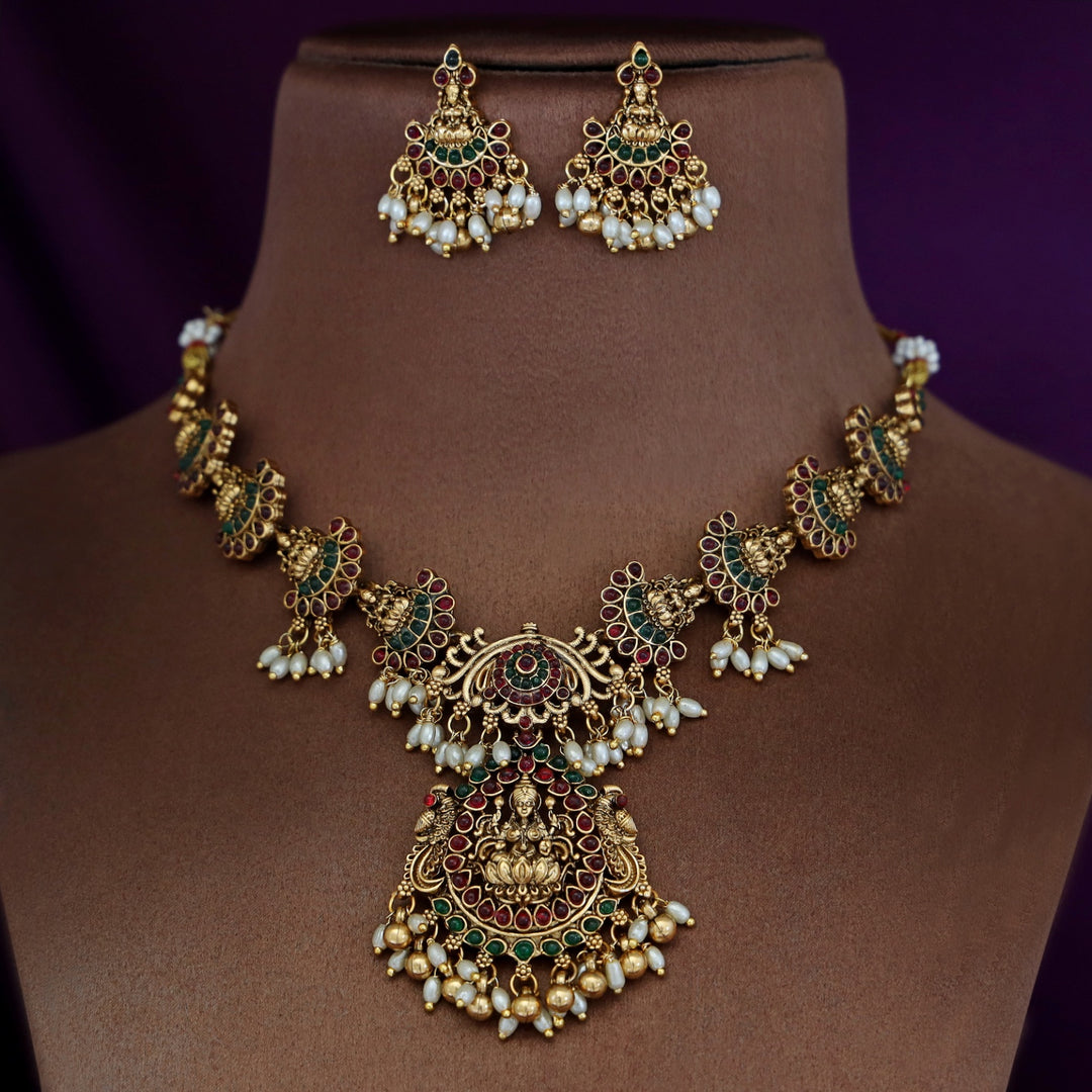 Vasundhara Devi Mayura Neckpiece With Earring