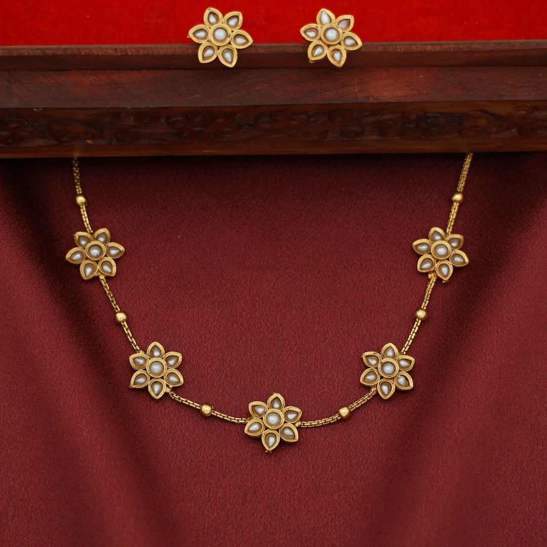 Nivisha Flower Choker With Stud