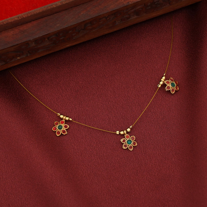 Thridha Tri Flower String Neckpiece