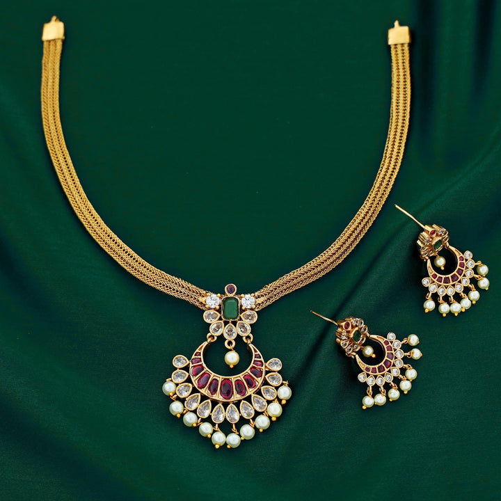 Chandrabha Pearl Short Neckpiece with Earring