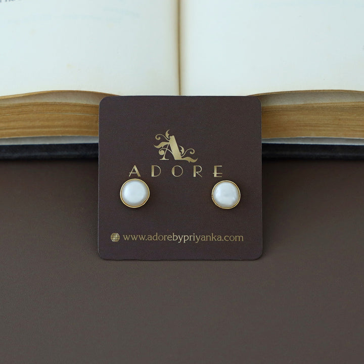 Ahkna Pearl Stud