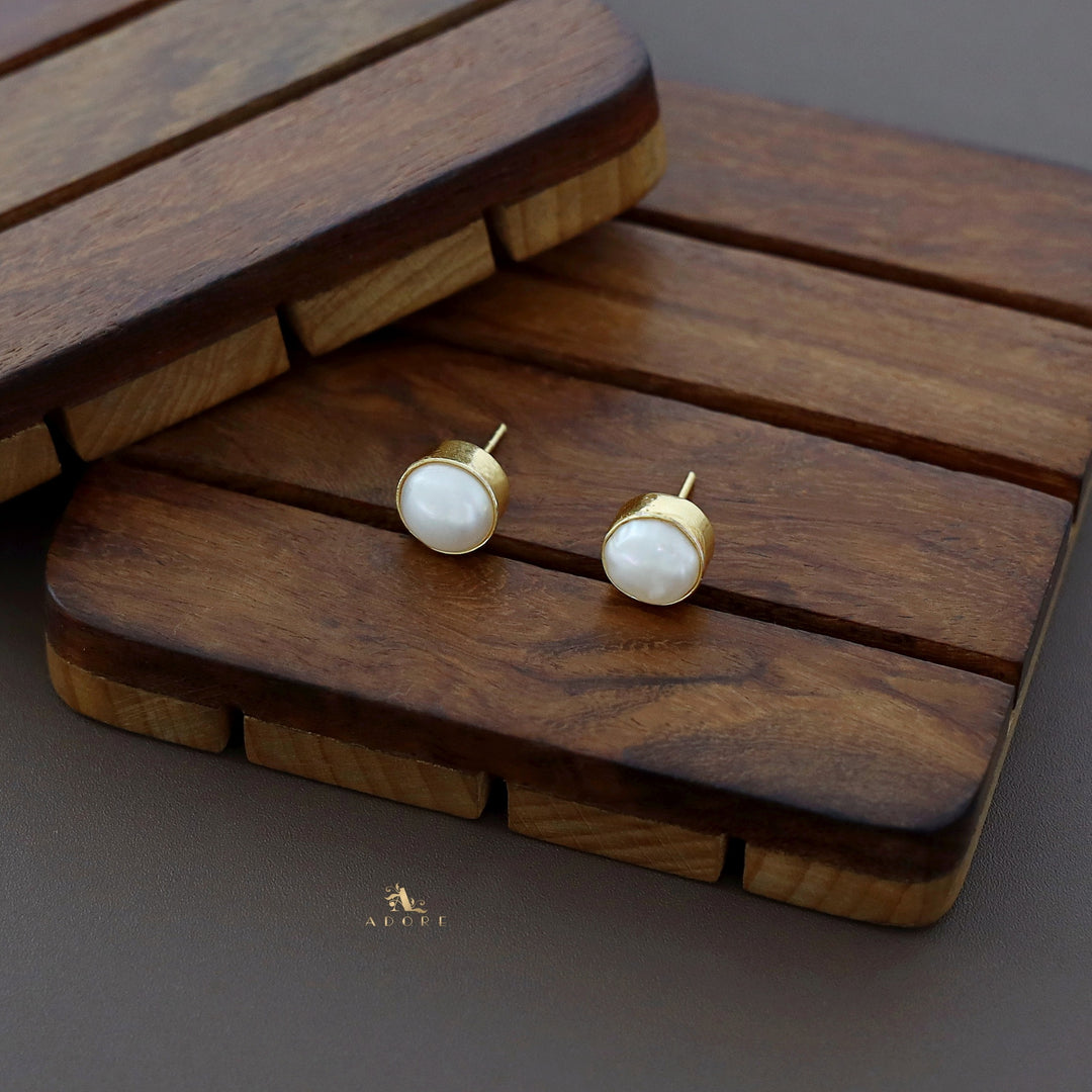 Ahkna Pearl Stud