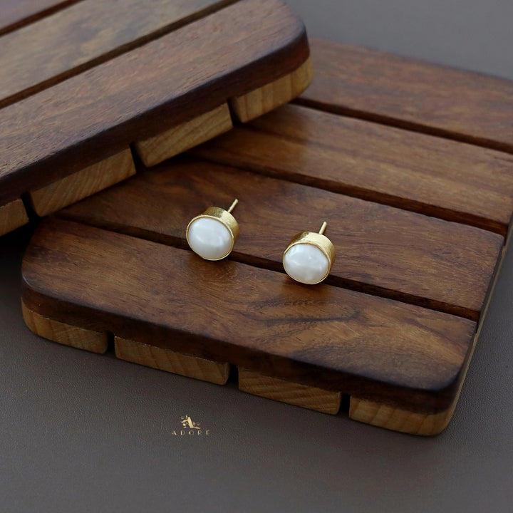 Ahkna Pearl Stud