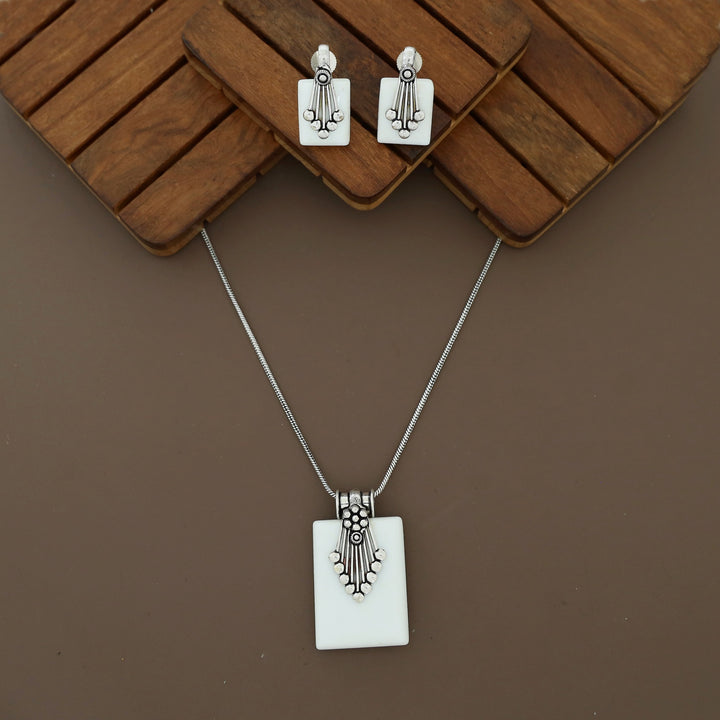 Valena Neckpiece With Earring