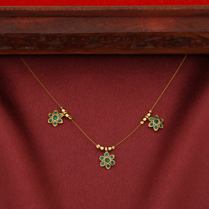 Thridha Tri Flower String Neckpiece