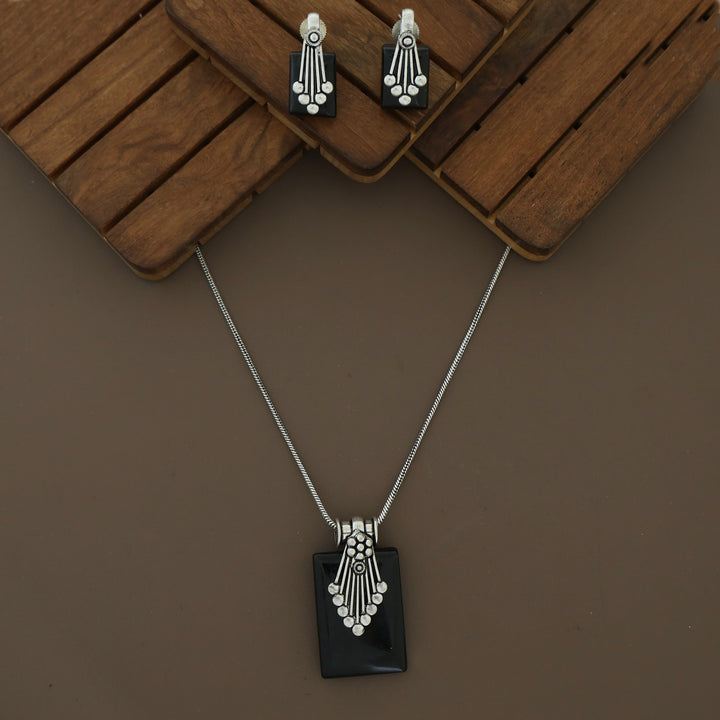 Valena Neckpiece With Earring