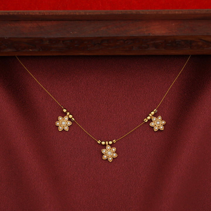 Thridha Tri Flower String Neckpiece