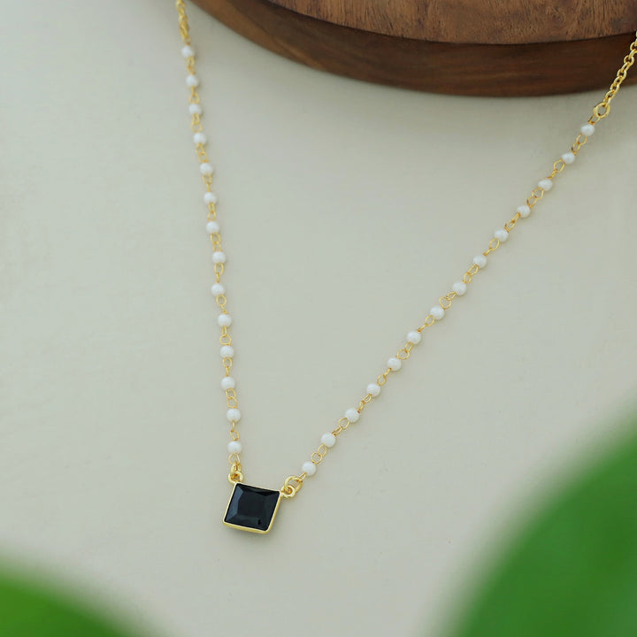 Nasmiya Square Neckpiece