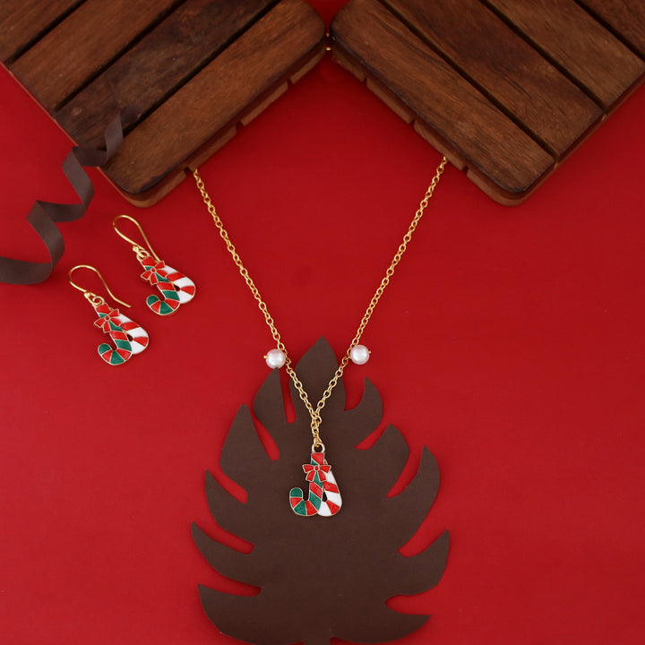 X'mas Charm Single Pendant + Pearl Neckpiece With Drop