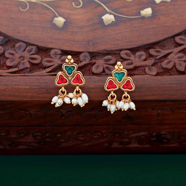 Triveni Pearl Neckpiece with Earring