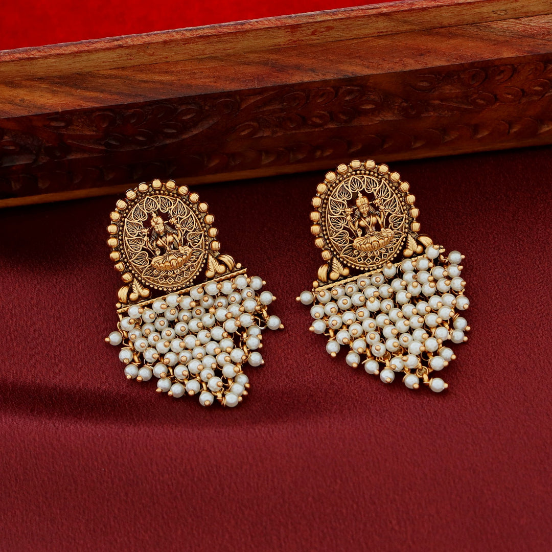 Chinmitha Devi Cluster Pearl Earring