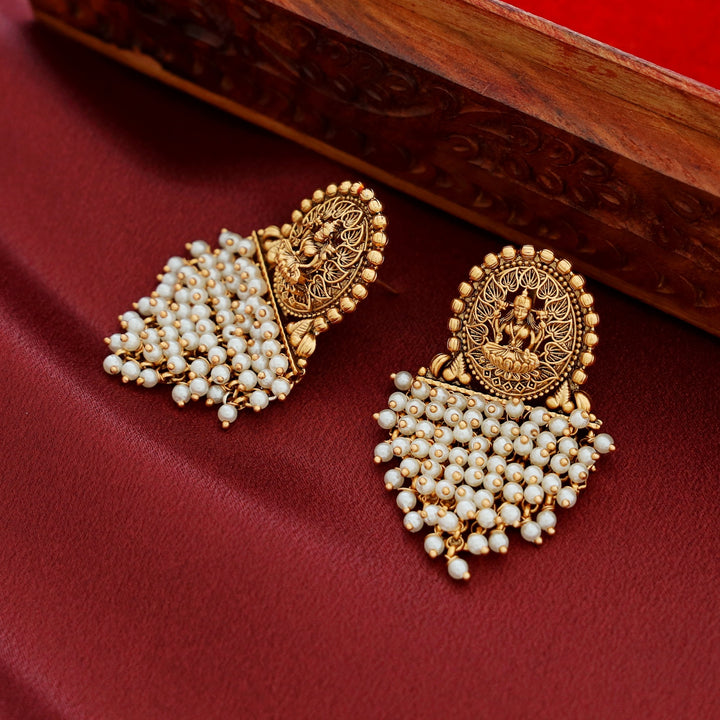 Chinmitha Devi Cluster Pearl Earring