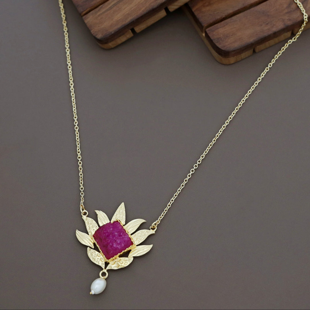 Mina Golden Leafy Pearl Druzy Neckpiece