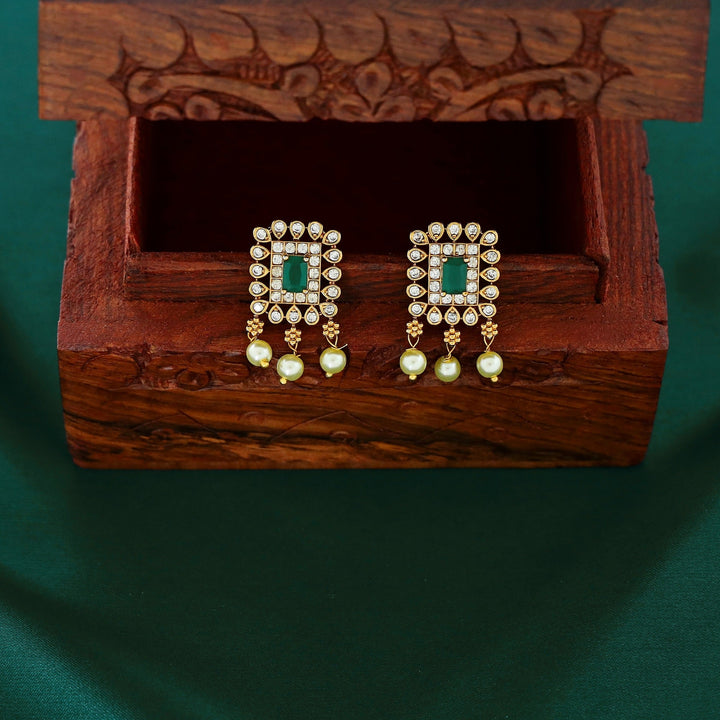 Moksha Lotus Pearl Neckpiece with Earring